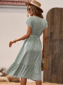 SHEIN LUNE Vestido con cinturón con estampado de corazón de manga murciélago bajo con fruncido - verde menta - Ver 2
