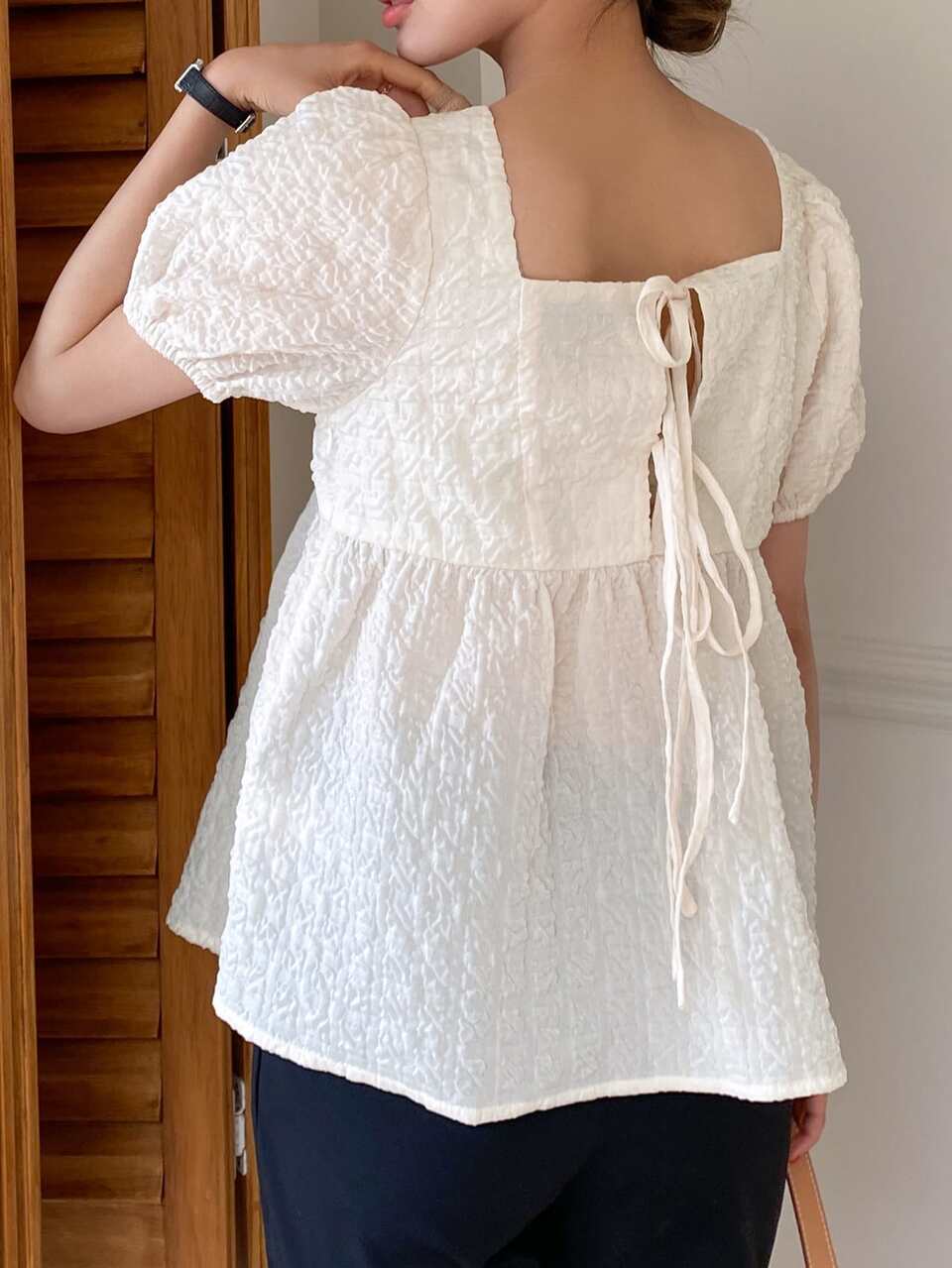 Textured Sweetheart Neck Tie Back Blouse