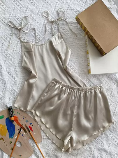 系带肩部生菜边缎面吊带背心和短裤睡衣套装/睡衣套装