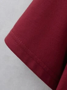 Manfinity Homme Men Slogan Graphic Curved Hem Tee Without Necklace - Burgundy - View 4