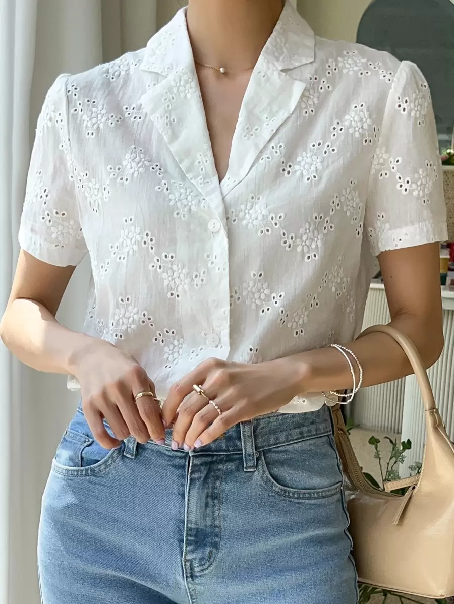 DAZY Camisa de manga corta de unicolor con bordado calado de estilo informal de negocios - Blanco - Ver 1