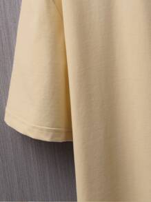 ROMWE MEN Guys Letter Graphic Tee - Apricot - View 3