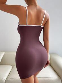 SHEIN Privé 撞色滾邊交叉前鏤空吊帶洋裝 - 巧克力棕 - 查看 2