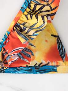 Bikini triangular de microfibra con estampado tropical y ribete de volantes al azar - Multicolor - Ver 3
