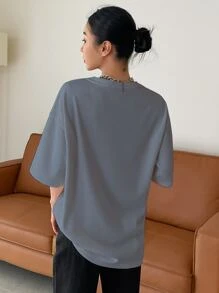 DAZY Camiseta oversize con parche con lema "KEEP CALM" y hombros caídos - Neblina azul - Ver 3