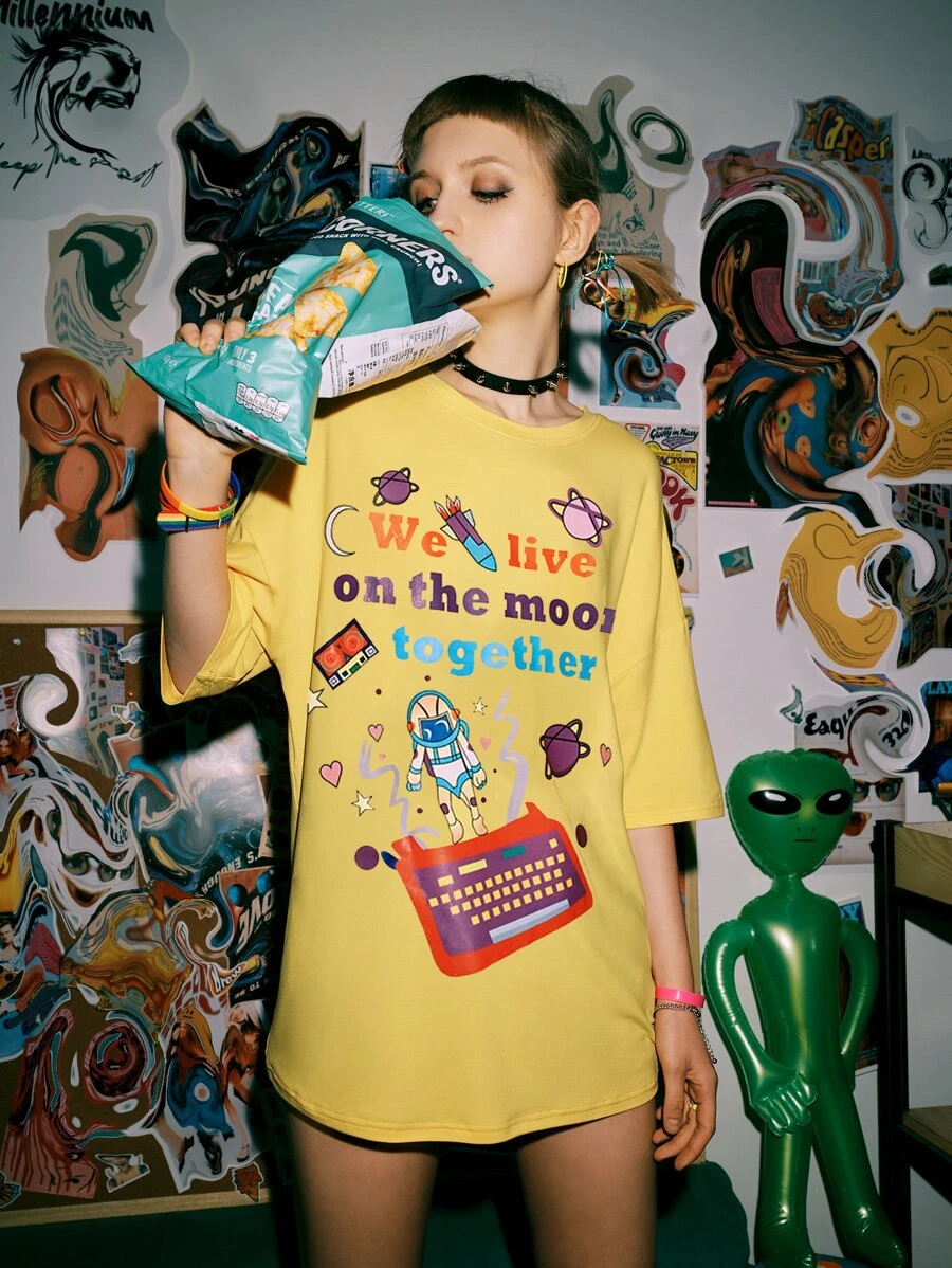 ROMWE Street Life 80s Slogan Cartoon Graphic Tee - Mustard Yellow - View 1