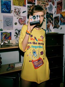 ROMWE Street Life 80s Slogan Cartoon Graphic Tee - Mustard Yellow - View 4