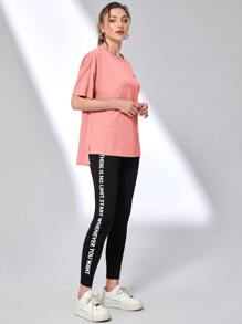 Mulvari 落肩袖標語圖案T恤和標語圖案長褲 - 彩色 - 查看 5