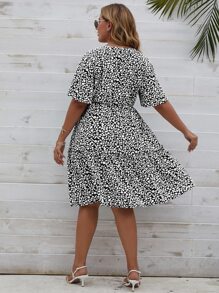 SHEIN Clasi Vestido con estampado floral bajo con fruncido - Blanco y Negro - Ver 2