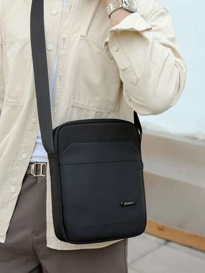 Bolso bandolera multifuncional y elegante para estudiantes, bolso de hombro casual, bolso cuadrado con detalle de letra para hombres, bolso escolar, bolso cruzado, bolso para teléfono móvil, bolso de invierno para viajes y motociclistas, bolso negro de gran capacidad y multifuncional para vacaciones, viajes, campamento y vuelta al cole para hombres