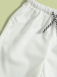 SHEIN 男童熱帶印花口袋編修t恤和短褲 - 藍白色 - 查看 4