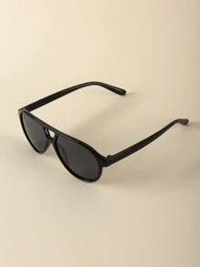 1 件装男女通用儿童黑色飞行员风格时尚防护眼镜，采用复古简约设计，适合日常佩戴、海滩、旅行和度假