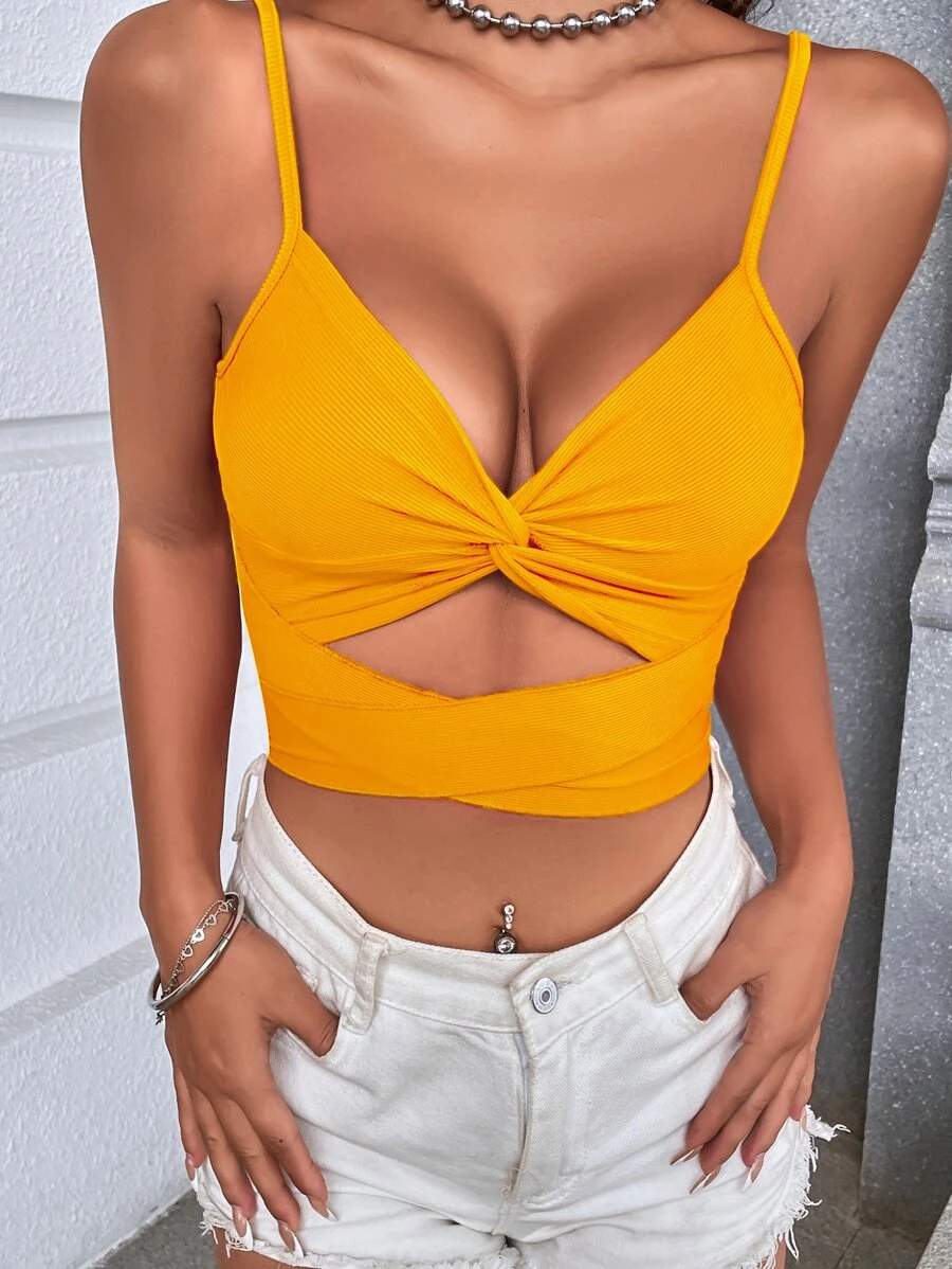 SHEIN Essnce 鏤空前扭結後綁帶吊帶短上衣 - 芥末黃 - 查看 1