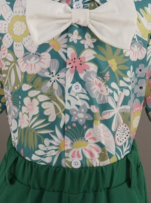 小男童花和熱帶圖案前蝴蝶結襯衫和短褲