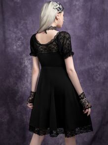 Vestido gótico con encaje en contraste de cuello redondo - Negro - Ver 2