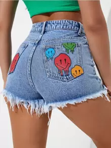 SHEIN EZwear Shorts en mezclilla con estampado de cara de dibujos animados desgarro ribete sin dobladillo - Lavado ligero - Ver 1