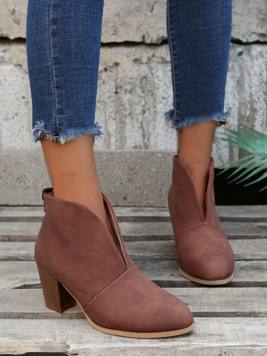 Minimalist Point Toe Chunky Heeled Classic Boots - Brown - View 1