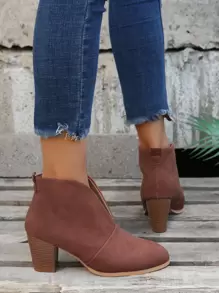 Minimalist Point Toe Chunky Heeled Classic Boots - Brown - View 4