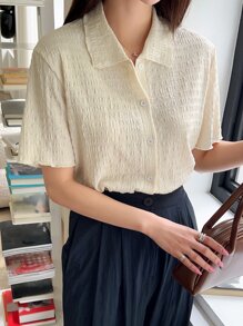 DAZY Nút lên kết cấu rau diếp Trim Tee - Màu be - Xem 7