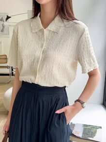 DAZY Nút lên kết cấu rau diếp Trim Tee - Màu be - Xem 3