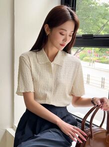 DAZY Nút lên kết cấu rau diếp Trim Tee - Màu be - Xem 6