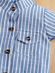 男婴竖条纹翻盖口袋短袖连体衣