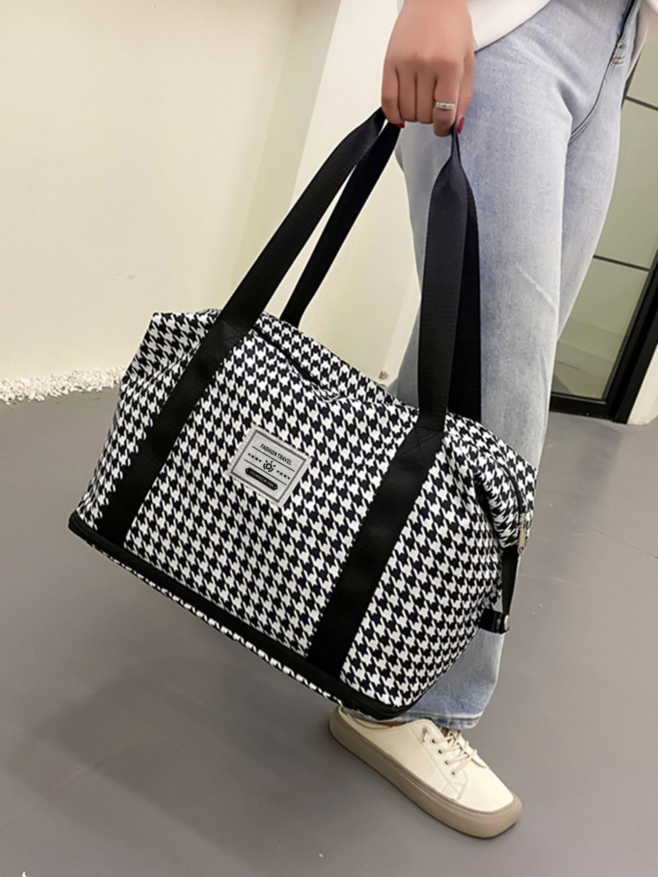 Houndstooth Graphic Large Capacity Shoulder Tote Bag Travel Bag Luggage Bag Overnight Bag Carry On Bag Hand Bag Gym Bag For Work School Supplies School Stuff For Back To School For Student Handbag Handbags Weekend Bag Hand Bags For Holiday Outdoor For Business Vacation Hospital For Men And Women Unisex Traveling Bag Houndstooth Plaid - Black - View 1