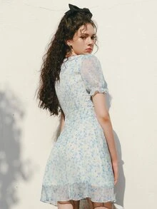 Vestido bajo cruzado floral fruncido de manga farol ribete con fruncido - Celeste - Ver 2