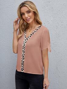 SHEIN Clasi V領豹紋印花開衩袖上衣 - 粉色 - 查看 5