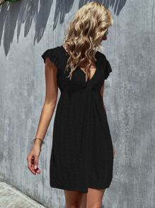 Vestido con bordado con ojal de cuello profundo de manga con volante