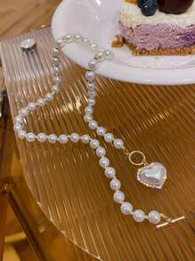 Pendentif en forme de cœur avec de faux perles et des billes. Bijou de cou adorable, parfait pour toute occasion : Saint-Valentin, Maman, Fête des mères, Cadeau