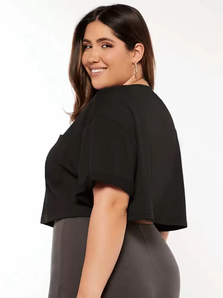 SHEIN BASICS Plus Solid Pocket Front Crop Tee - Black - View 2