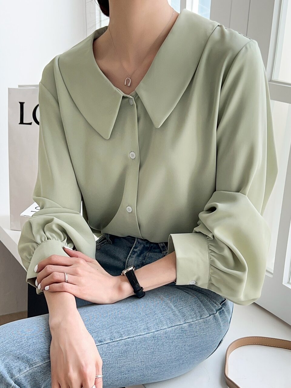 Peter Pan Collar Lantern Sleeve Shirt