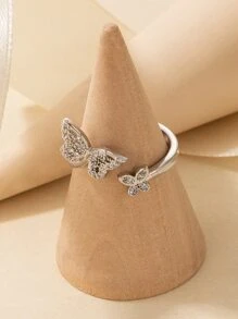Rhinestone Butterfly Design Ring - Silver - View 2