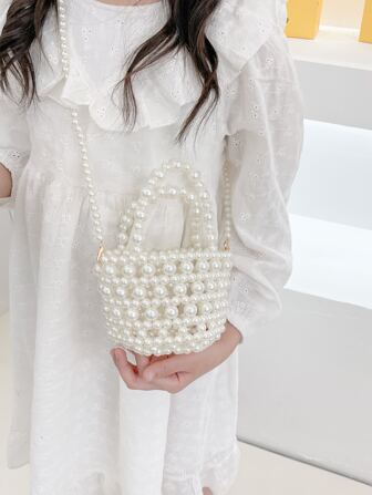 女孩珍珠串珠手提包