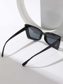 适合夏季海滩度假、户外、旅行的时尚眼镜