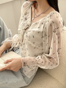 DAZY Áo sơ mi có tay loe in hoa phía trước - Màu be - Xem 8