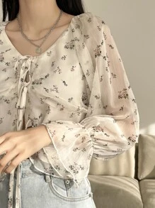 DAZY Áo sơ mi có tay loe in hoa phía trước - Màu be - Xem 9