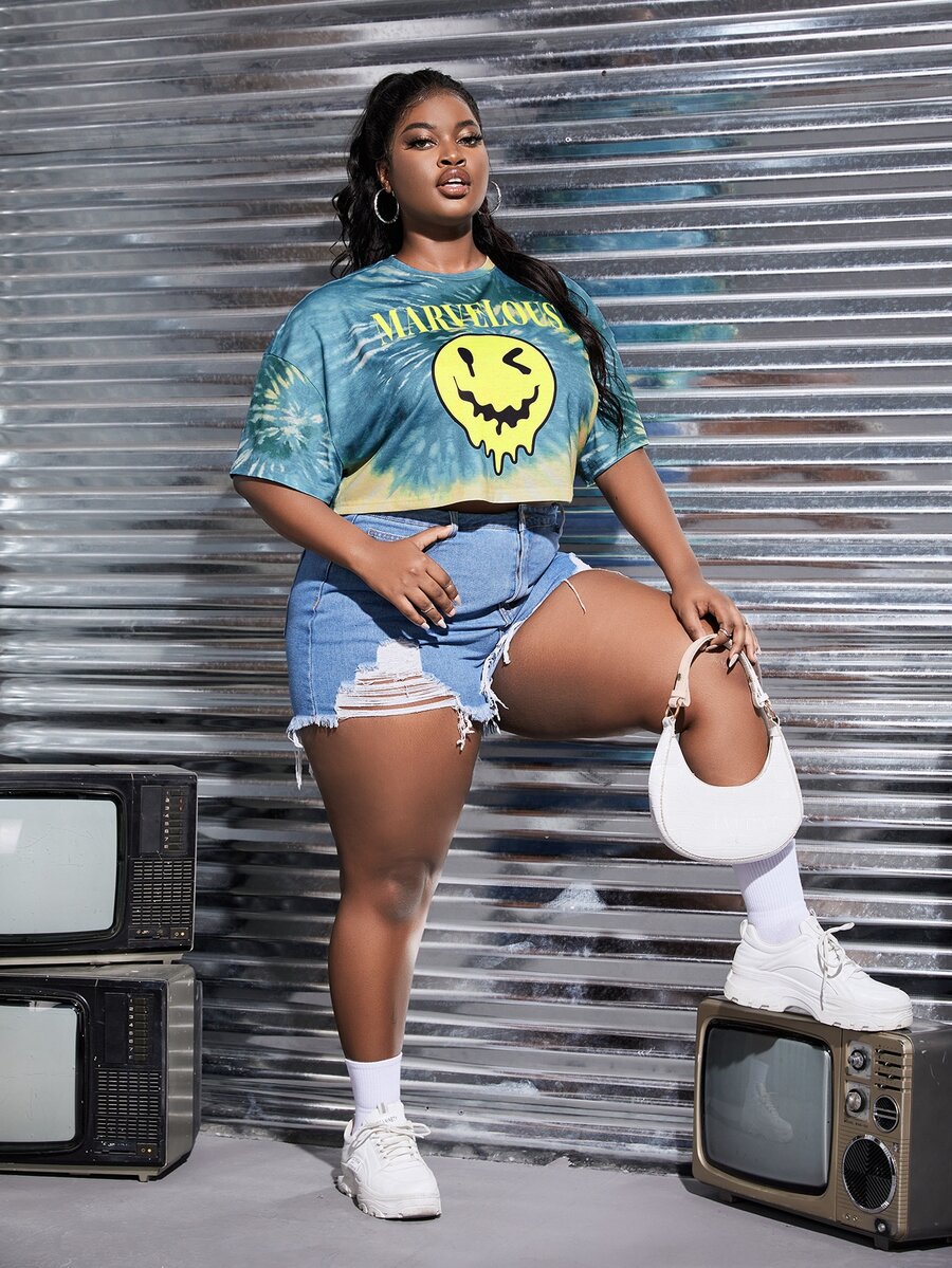 SHEIN Coolane 大碼字母和卡通臉圖案紮染落肩T恤 - 彩色 - 查看 1