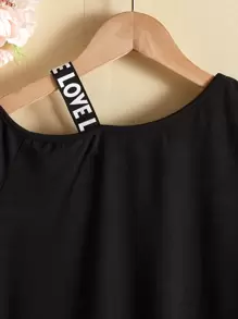SHEIN Tween Girl Figure Graphic Contrast Letter Tape Asymmetrical Shoulder Tee - Black - View 6