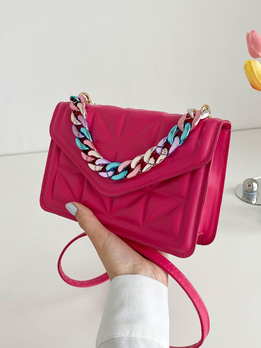 Quadratische Tasche mit Klappe, Kette