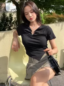 DAZY Áo thun hở vai họa tiết trái tim, áo crop top nữ - màu đen - Xem 6