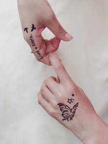 1 hoja Plantilla de tatuaje con estampado de mariposa y pluma - Negro - Ver 3