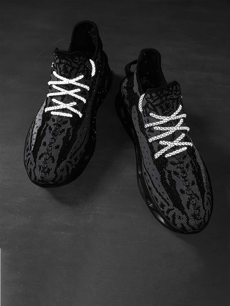 Men Light Lace-Up Front Running Shoes Manfinity Basics - Black - View 1