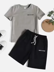SHEIN Chico Pre-adolescente Camiseta Con Lema Y Shorts Con Cordón En La Cintura - Multicolor - Ver 1