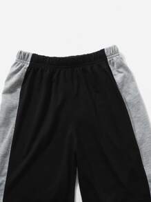 SHEIN 青少年男孩彩色块字母印花 T 恤和短裤套装 - 彩色 - 查看 3