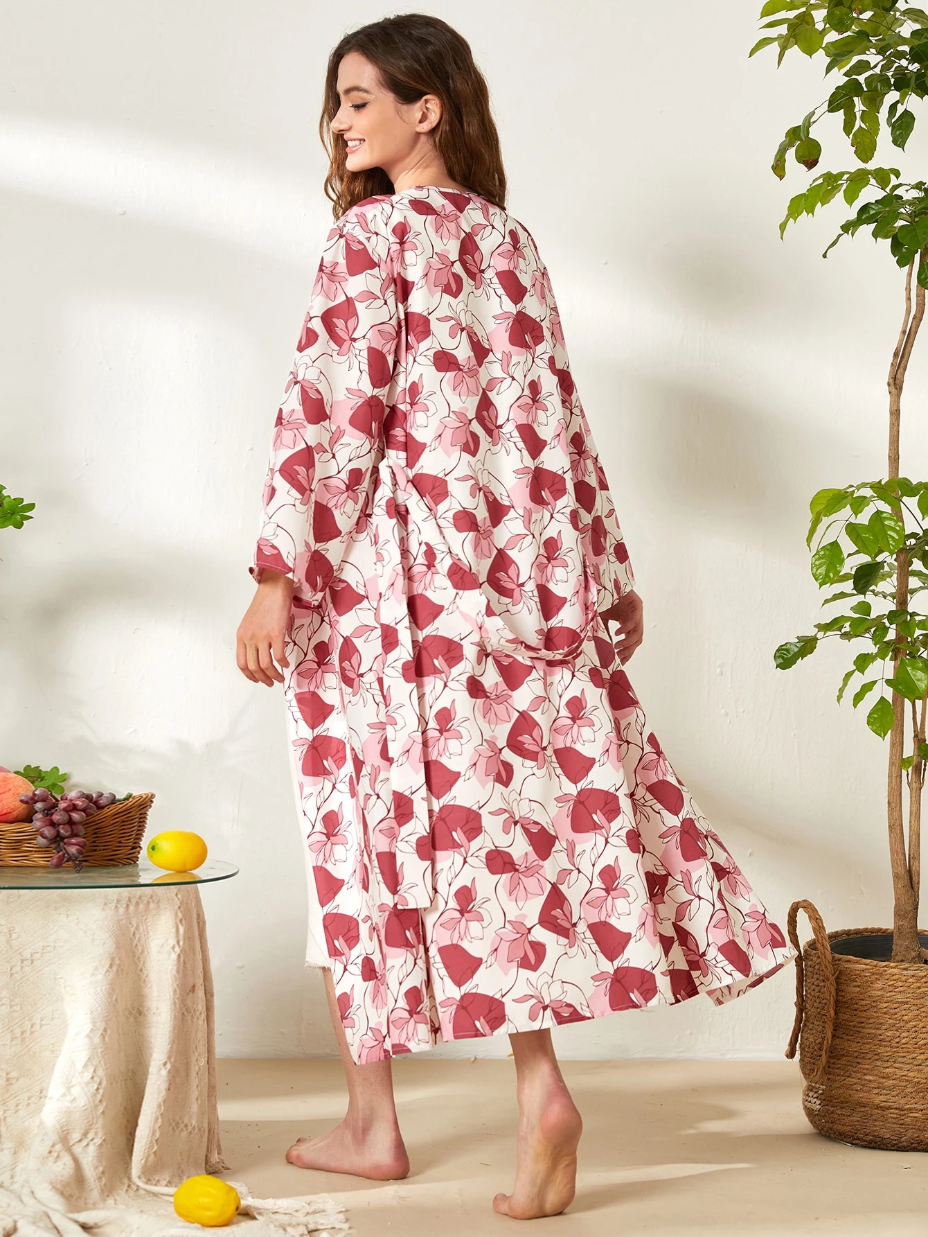 Miniatura 3 de Bata con cinturón con estampado floral sin vestido de dormir