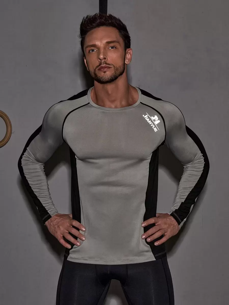 Manfinity Fitness Boyfriend Style Men Reflective Letter Graphic Contrast Panel Raglan Sleeve Sports Tee - Grey - View 1