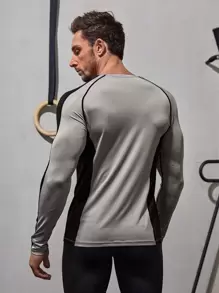 Manfinity Fitness Boyfriend Style Men Reflective Letter Graphic Contrast Panel Raglan Sleeve Sports Tee - Grey - View 2