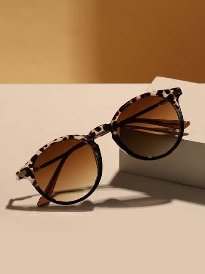 1pair Leopard Frame Fashion Glasses For Outdoor Boho Shades Beach Accessories Beach Accessories For Women Glasses Shades Basics Fall Winter Women Outfits Clothes Business Casual Gifts Leopard Color Blocking Boho Vacay Vacay Vibes For Summer Beach Vacation, Outdoor, Travel Leopard Tortoise Shell Bohemia Style Oversized Round Frame For Vacation, Beach, Travel